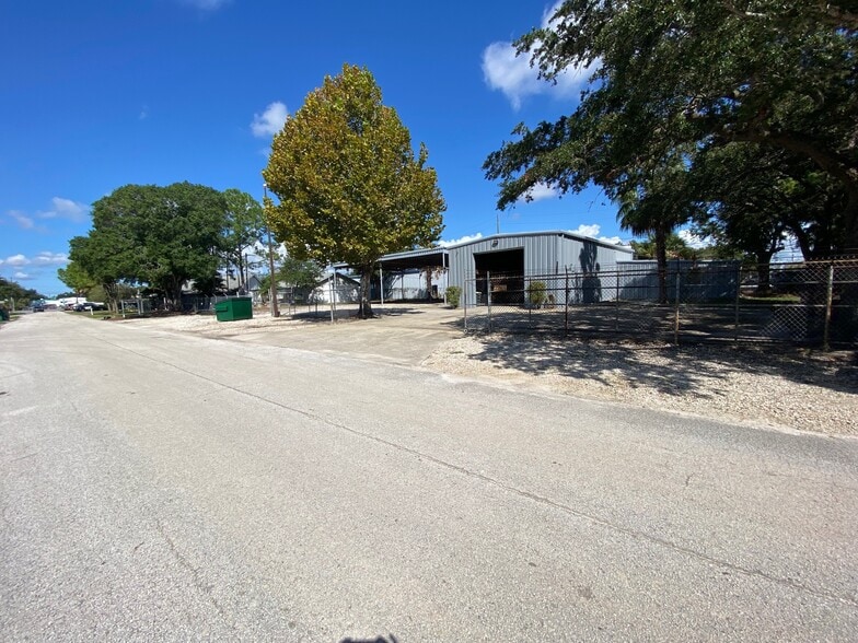 4765 Spring Ave, Clearwater, FL à vendre - Photo principale – Image 1 sur 20