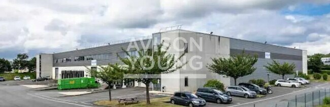 Plus de détails pour Local d'activités à louer