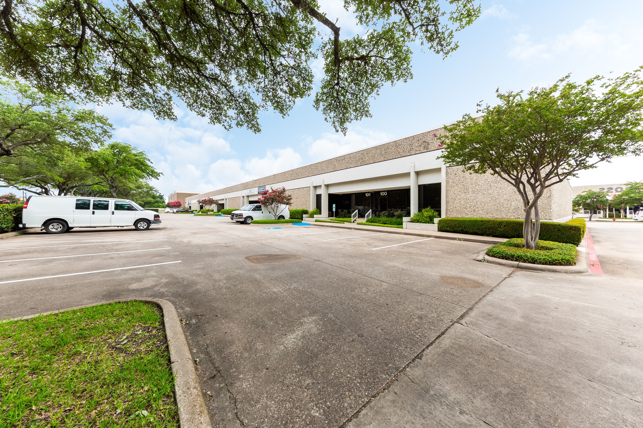 2210 Denton Dr, Austin, TX à louer Photo intérieure– Image 1 sur 2