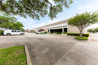 2210 Denton Dr, Austin, TX à louer Photo intérieure– Image 1 sur 2