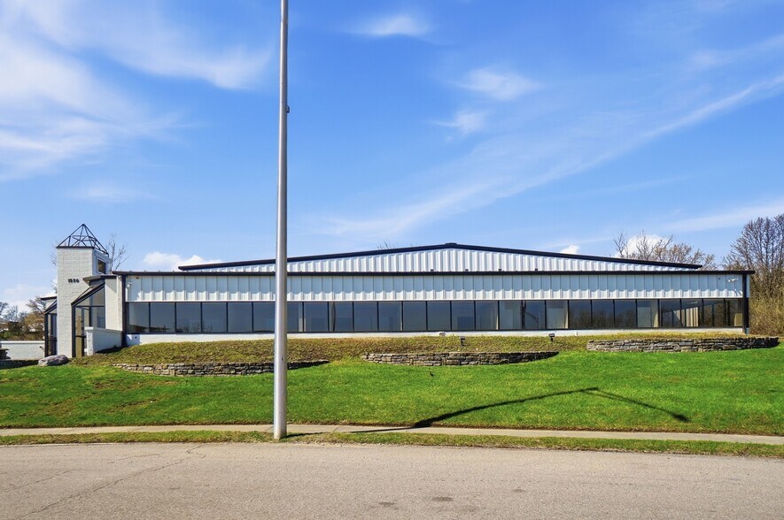 1550 Magnolia Dr, Cincinnati, OH à louer - Photo de l’immeuble – Image 3 sur 68