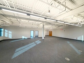 2073 Summit Lake Dr, Tallahassee, FL à louer Photo intérieure– Image 1 sur 3