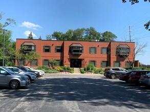 721 E Madison St, Villa Park, IL à louer Photo de l’immeuble– Image 1 sur 5