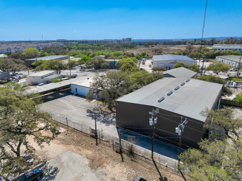 15562 Capital Port Dr, San Antonio, TX à louer - Photo de l’immeuble – Image 1 sur 18
