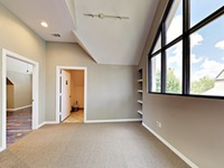 2912 W Park Row, Arlington, TX à louer - Photo intérieure – Image 3 sur 5