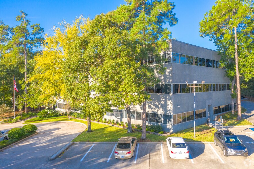 2040 N Loop 336 W, Conroe, TX à louer - Photo principale – Image 1 sur 4