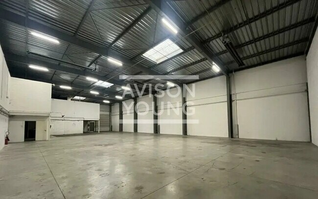 Plus de détails pour Local d'activités à louer