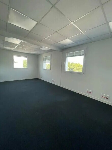 Bureau dans Vannes à vendre - Photo de l’immeuble – Image 2 sur 4