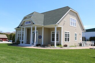 46 Plains Rd, Essex, CT à louer Photo de l’immeuble– Image 1 sur 10