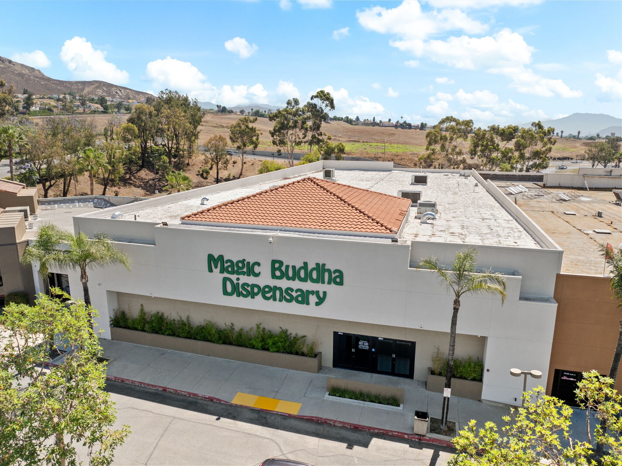 12125 Day St, Moreno Valley, CA à louer Photo de l’immeuble– Image 1 sur 20