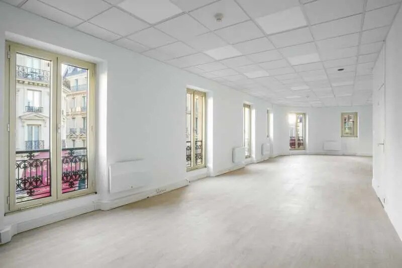 31 Rue De Châteaudun, Paris à louer - Photo de l’immeuble – Image 1 sur 20