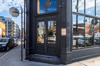 1800-1812 Rue Notre-Dame O, Montréal, QC à louer Photo de l’immeuble– Image 2 sur 7