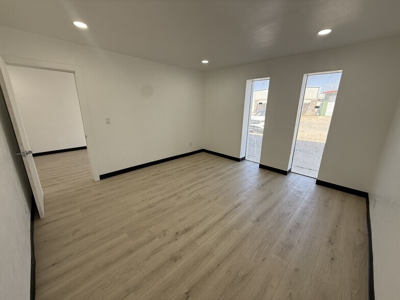 2412 SW 14th St, Oklahoma City, OK à louer - Photo de l’immeuble – Image 3 sur 6
