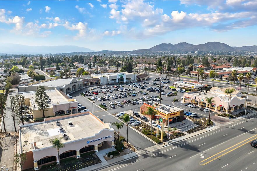 3724 La Sierra Ave, Riverside, CA à vendre - Photo de l’immeuble – Image 3 sur 7