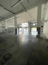 Local commercial dans Aubagne à louer Photo intérieure– Image 2 sur 8