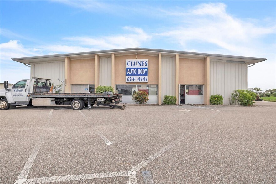 23415 Janice Ave, Port Charlotte, FL à vendre - Photo de l’immeuble – Image 1 sur 10