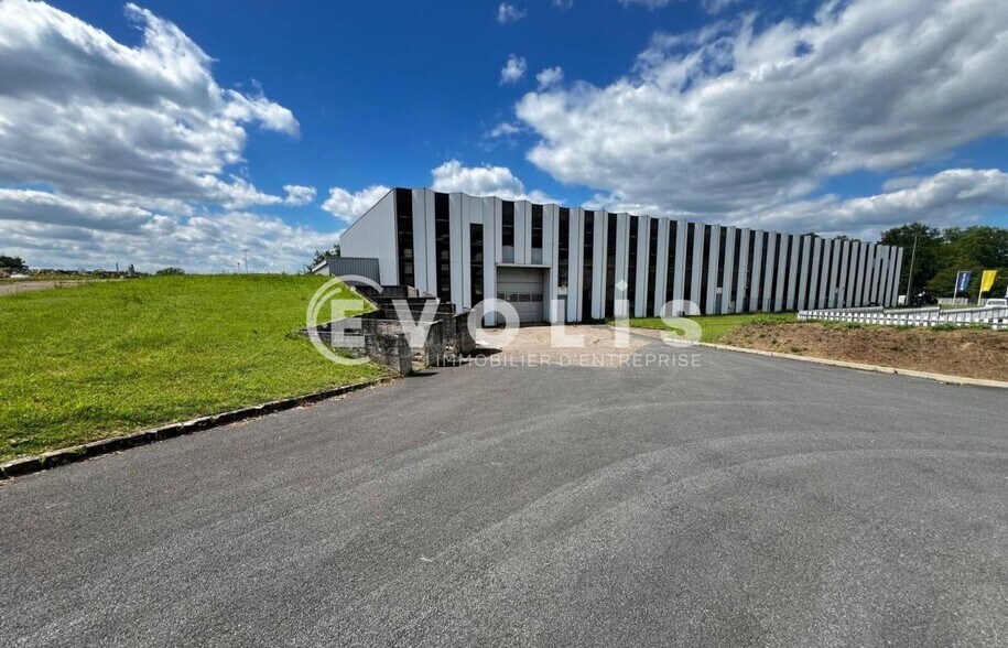 Industriel/Logistique dans Étampes à vendre - Photo de l’immeuble – Image 1 sur 5
