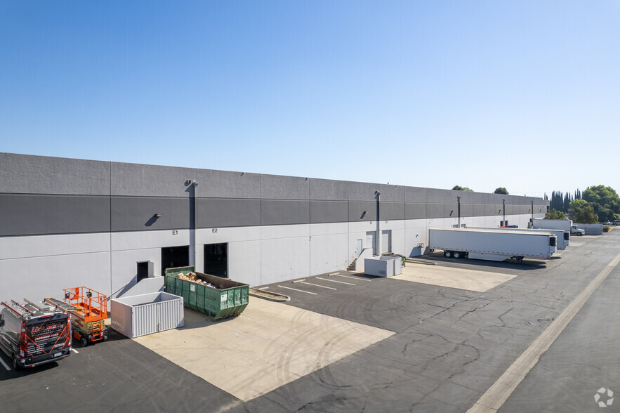 13626 Monte Vista Ave, Chino, CA à louer - Photo de l’immeuble – Image 3 sur 5