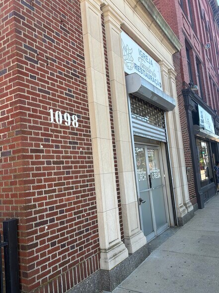 1098 Main St, Brockton, MA à louer - Photo de l’immeuble – Image 2 sur 7