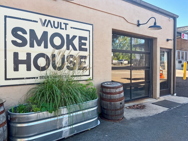 19 W College Ave, Yardley, PA à louer - Photo de l’immeuble – Image 3 sur 16