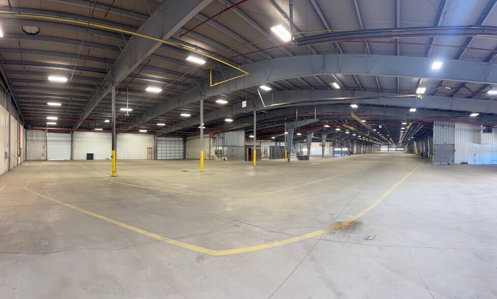701 Collins Rd, Elkhart, IN à vendre - Photo de l’immeuble – Image 3 sur 14