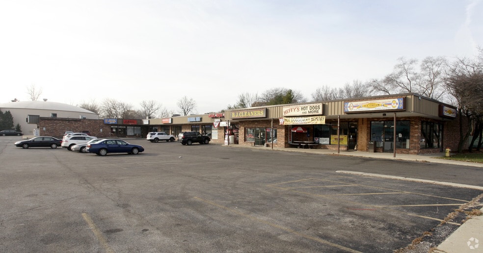 1500-1522 N Elmhurst Rd, Mount Prospect, IL à louer - Photo principale – Image 3 sur 3