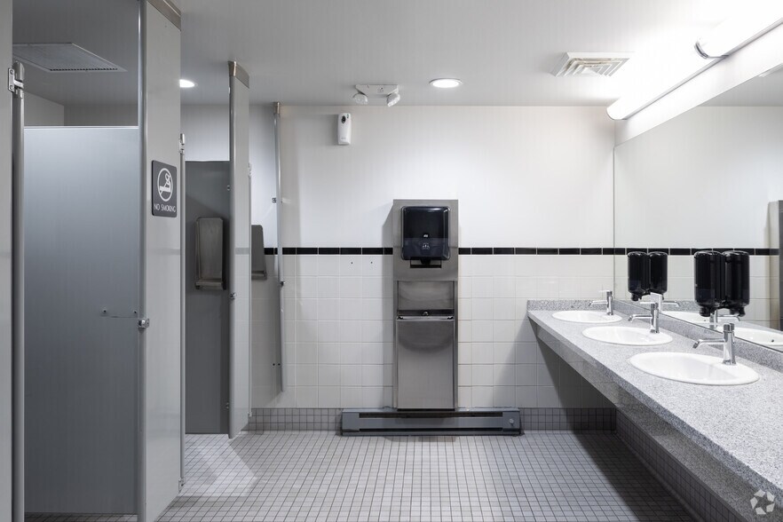 750 W Hampden Ave, Englewood, CO à louer - Photo intérieure – Image 3 sur 36