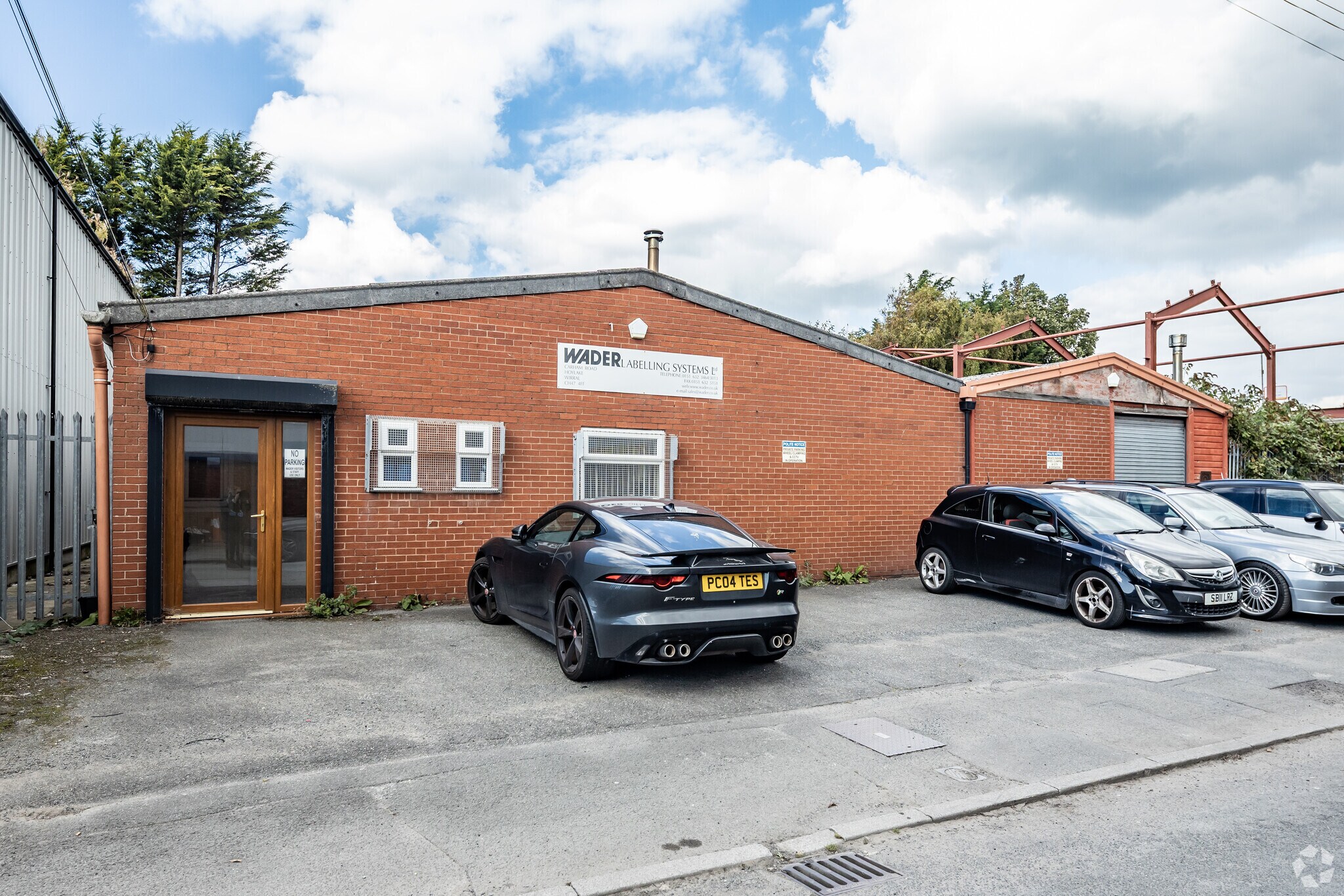29 Carham Rd, Wirral à louer Photo principale– Image 1 sur 3