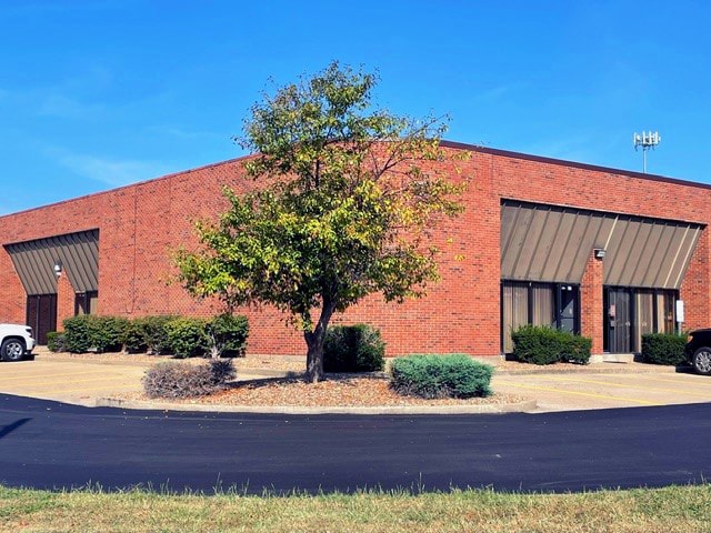 50-58 Algana Ct, Saint Peters, MO à louer Photo de l’immeuble– Image 1 sur 10