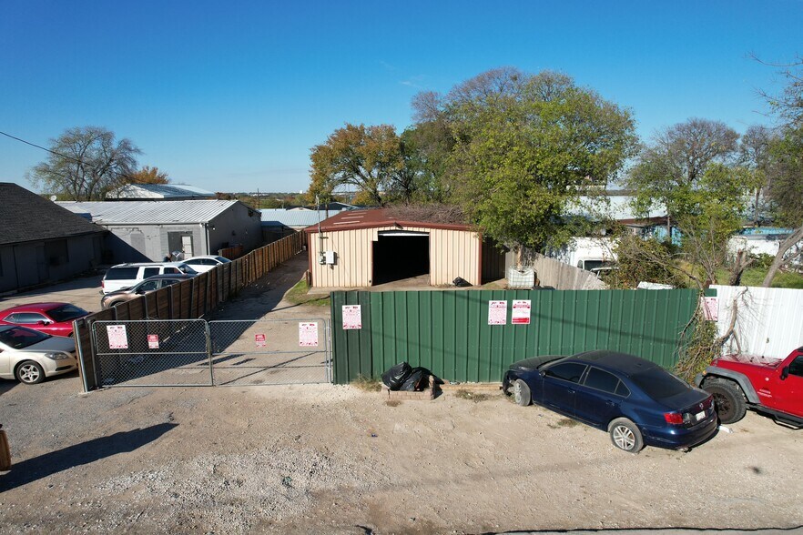 119 Burrell, Dallas, TX à louer - Photo de l’immeuble – Image 2 sur 6
