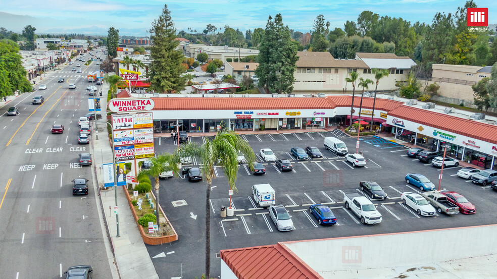 19930-19960 Ventura Blvd, Woodland Hills, CA à louer - Aérien – Image 2 sur 14