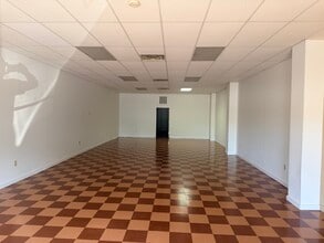 5430 Camden Rd, Fayetteville, NC à louer Photo intérieure– Image 2 sur 2