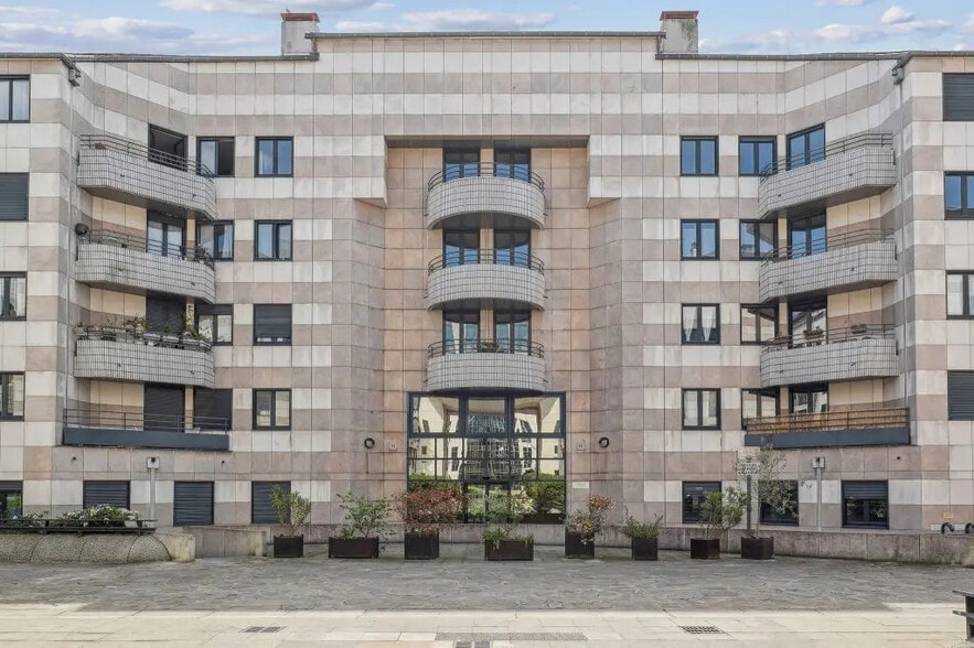 11 Allée Nicéphore Niepce, Vincennes à louer - Photo de l’immeuble – Image 1 sur 9