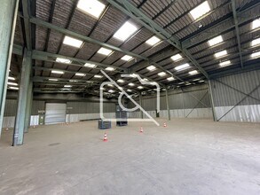 Local d’activités dans Viry-Châtillon à louer Photo intérieure– Image 2 sur 4