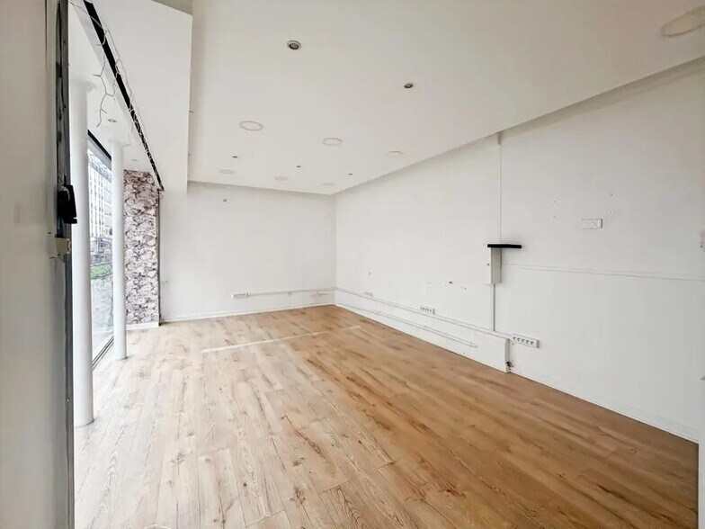 Local commercial dans Paris à vendre - Photo de l’immeuble – Image 3 sur 6