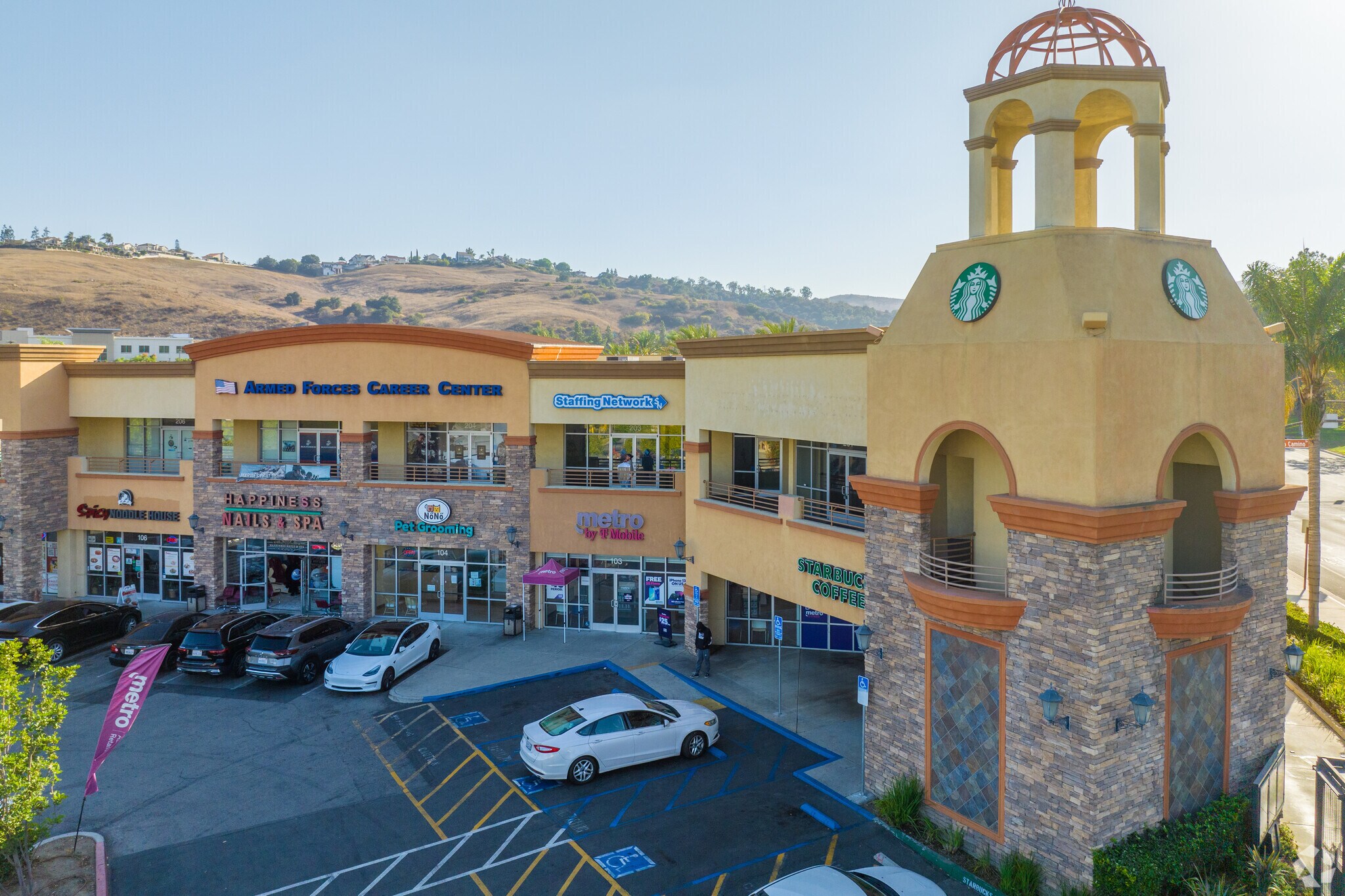 68 Rio Rancho Rd, Pomona, CA à louer Photo principale– Image 1 sur 19