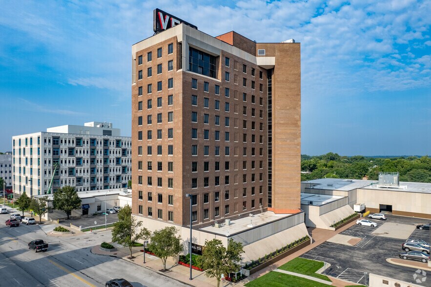 406 W 34th St, Kansas City, MO à louer - Photo de l’immeuble – Image 2 sur 4