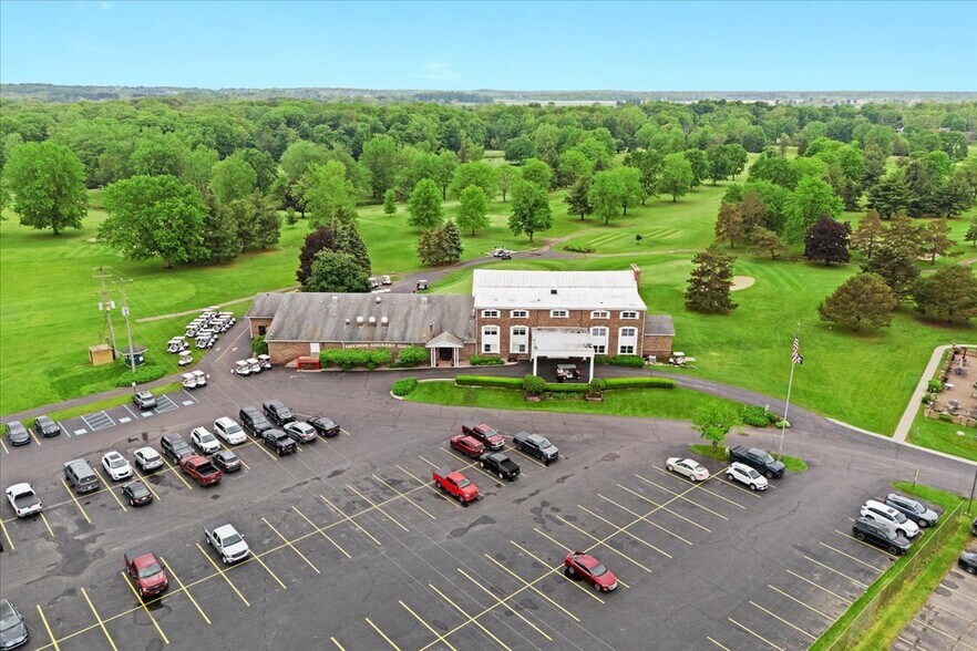 9512 E Lippincott Blvd, Davison, MI à vendre - Photo de l’immeuble – Image 2 sur 85