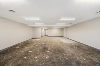 150 Westford Rd, Tyngsborough, MA à louer Photo intérieure– Image 2 sur 3