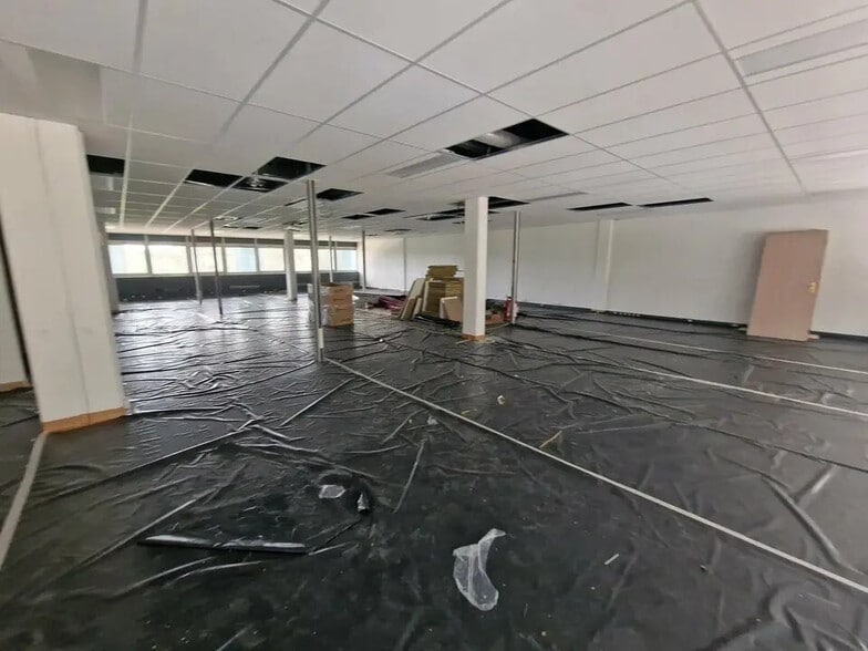 Industriel/Logistique dans Valbonne à louer - Photo intérieure – Image 1 sur 5