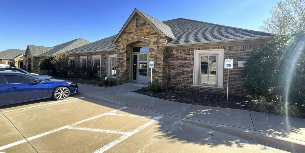 920 NW 139th Street Pky, Oklahoma City, OK à louer Photo de l’immeuble– Image 1 sur 14