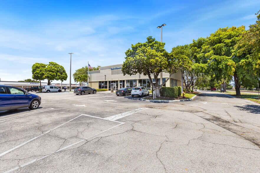 1479 S Dixie Hwy, Lake Worth, FL à louer - Photo de l’immeuble – Image 2 sur 21