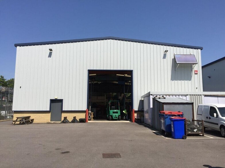 4 Solent Rd, Havant à louer - Photo de l’immeuble – Image 2 sur 3