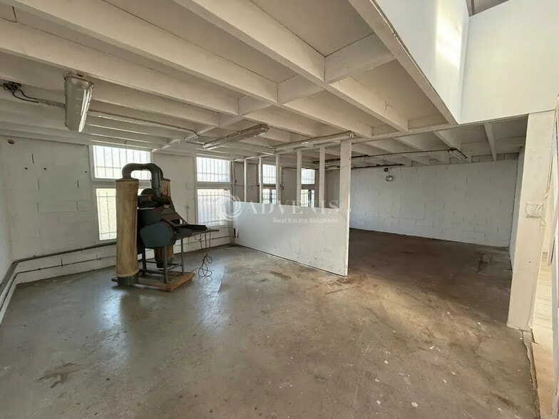 Local d’activités dans Saint-Jean-le-Blanc à louer - Photo de l’immeuble – Image 3 sur 10