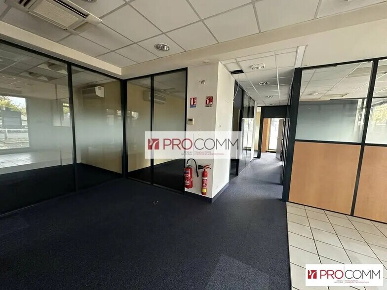 Local commercial dans Luisant à louer - Photo intérieure – Image 1 sur 10