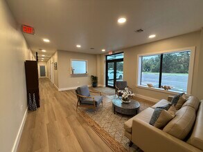 3699 Airfield Dr W, Lakeland, FL à louer Hall d’entrée– Image 2 sur 6