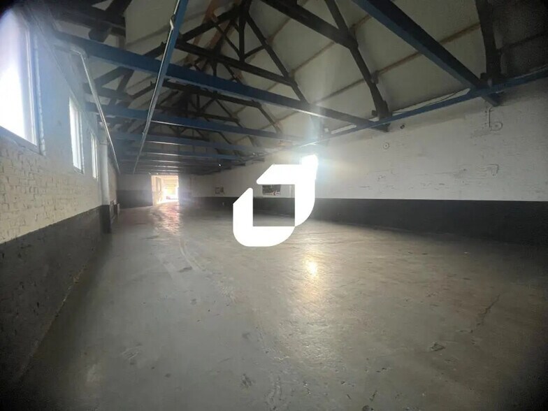 Local d’activités dans Saint-Saulve à louer - Photo intérieure – Image 1 sur 18