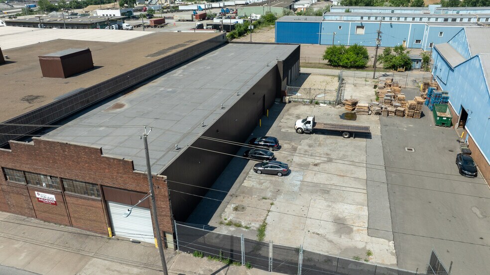 2889-2972 E 34th St, Cleveland, OH à vendre - Photo de l’immeuble – Image 3 sur 11
