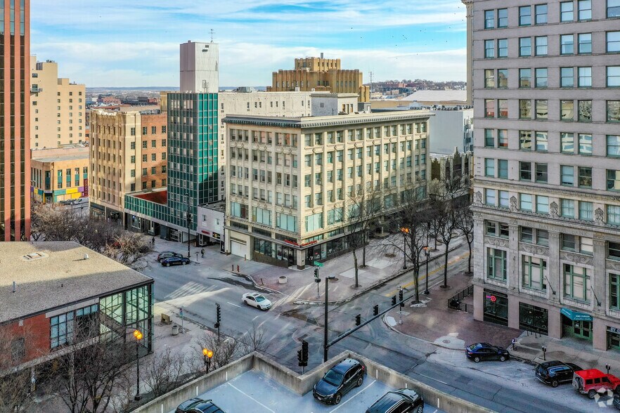 305 S 16th St, Omaha, NE à louer - Photo de l’immeuble – Image 2 sur 11