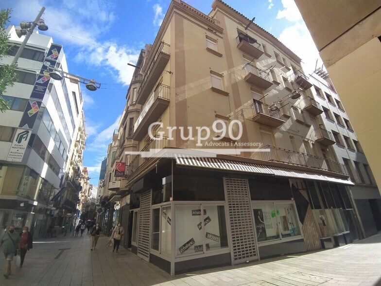 Immeuble residentiel dans Lleida, Lérida à vendre - Photo de l’immeuble – Image 2 sur 17